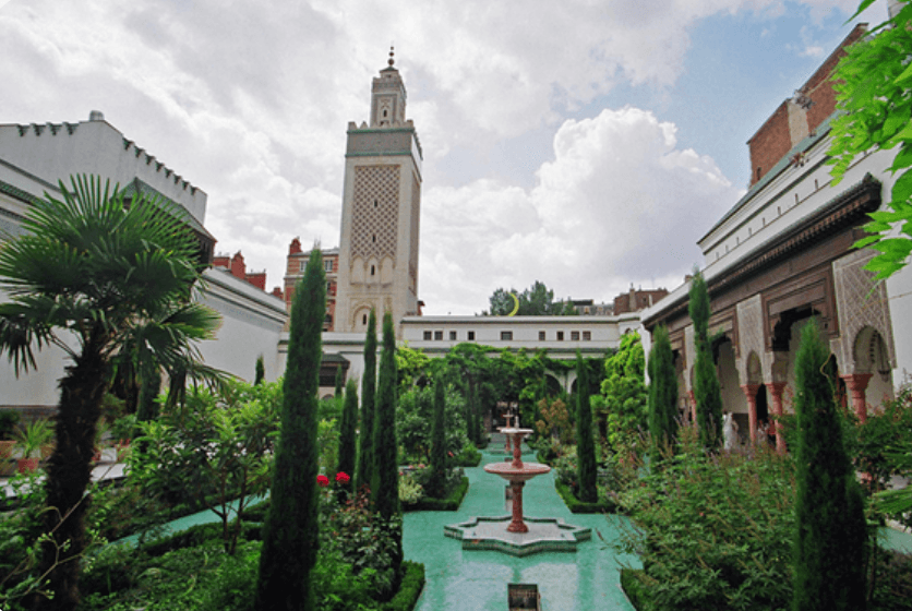 Paris, Banliyöleri ve Müslümanları Üzerine
